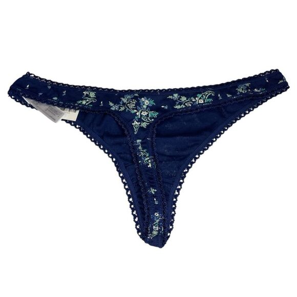 Charter Club
Charter Club Women's 3-Piece Cotton Lace-Trim Tang Set Size: L - Picture 10 of 10